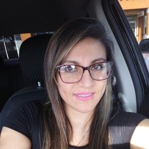 Meet your Posher, Andrea